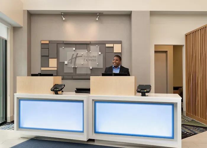Holiday Inn Express Plattsburgh By Ihg